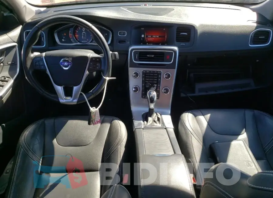 YV126MFL8J2453721 Photo# 8
