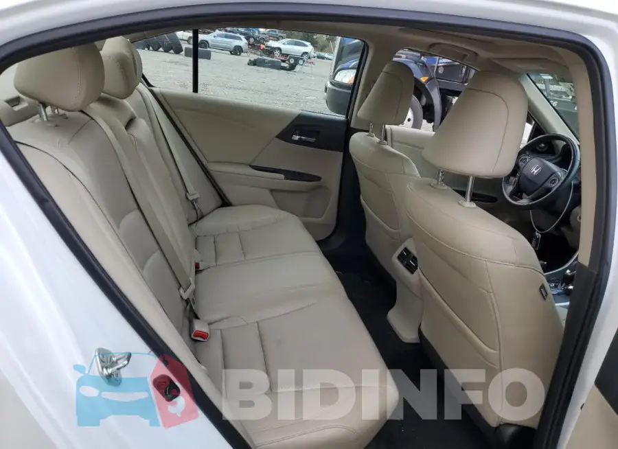 1HGCR2F88FA174222 Photo# 10