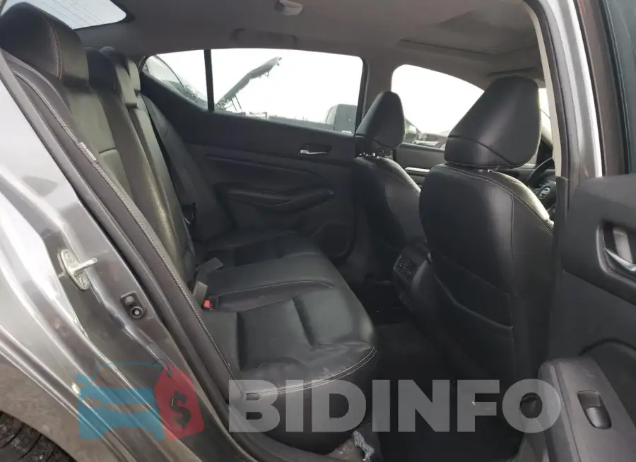 1N4BL4EV4KC220826 Photo# 10