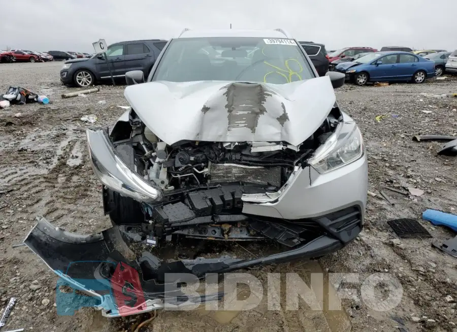 3N1CP5CU3JL537330 Photo# 5