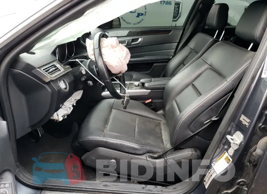 WDDHF8JB9FB114002 Photo# 7