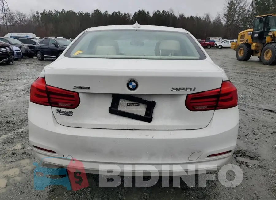 WBA8A3C54GK552167 Photo# 6