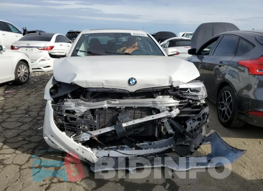 WBAJE5C57KWW15622 Photo# 5