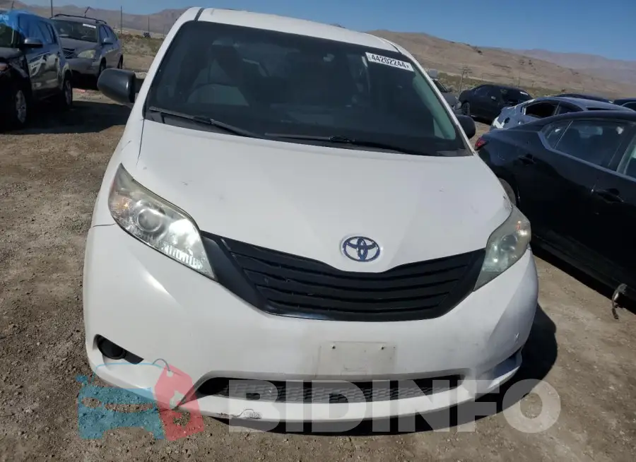 5TDZZ3DC7HS766917 Photo# 5