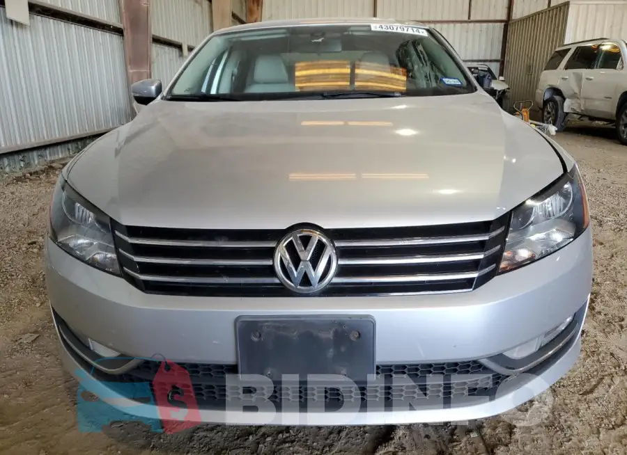1VWBS7A39FC102938 Photo# 5