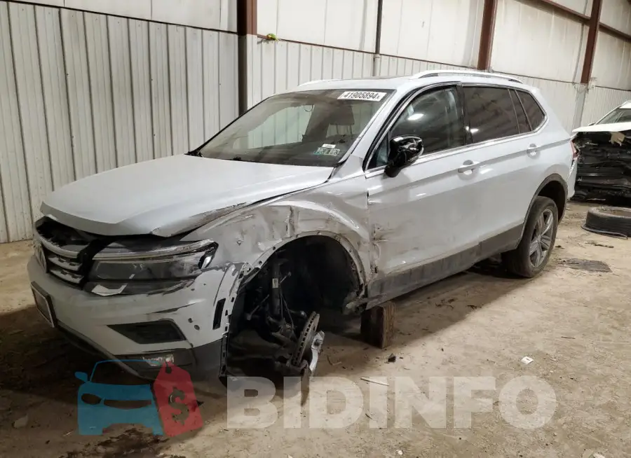 3VV4B7AX9KM024282 Photo# 1