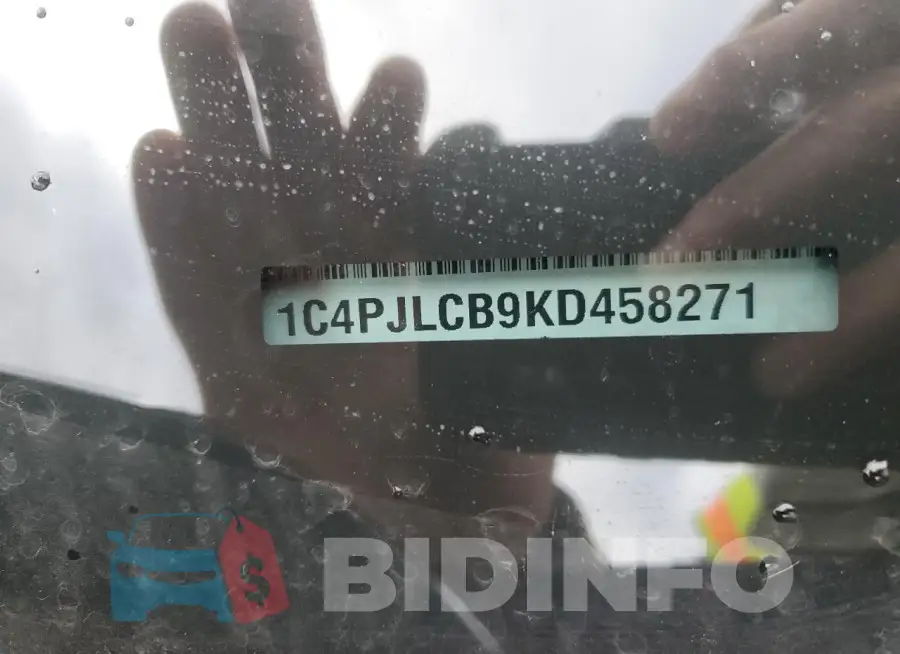 1C4PJLCB9KD458271 Photo# 13