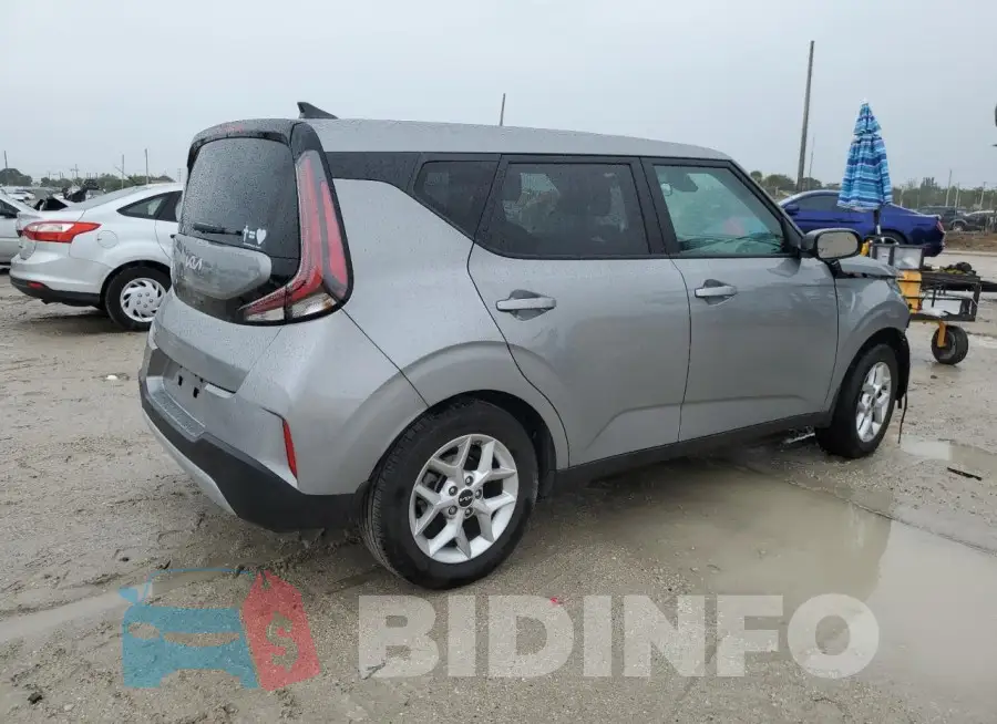 KNDJ23AU9P7872051 Photo# 3