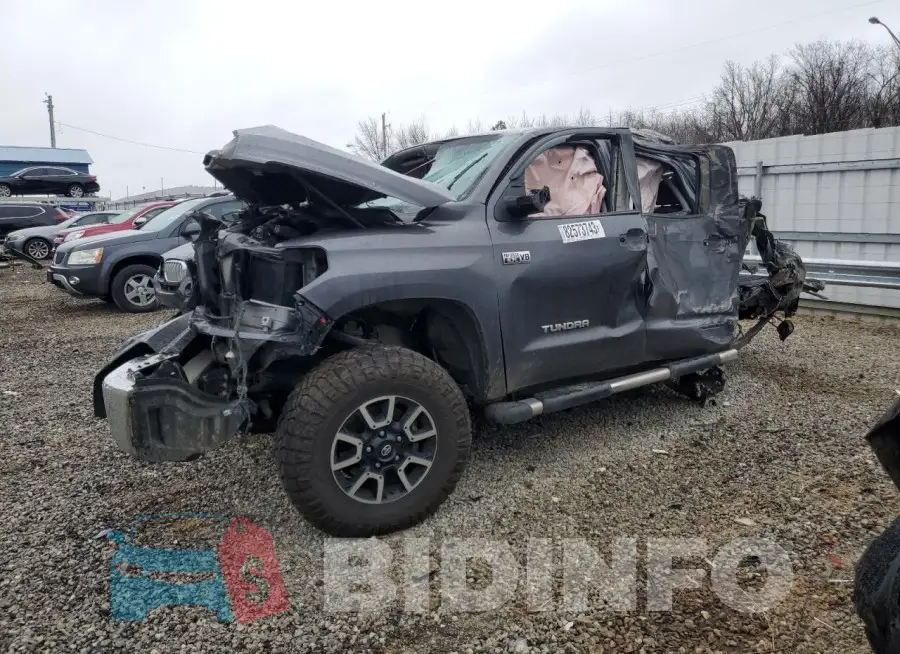 5TFDW5F11KX798967 Photo# 1