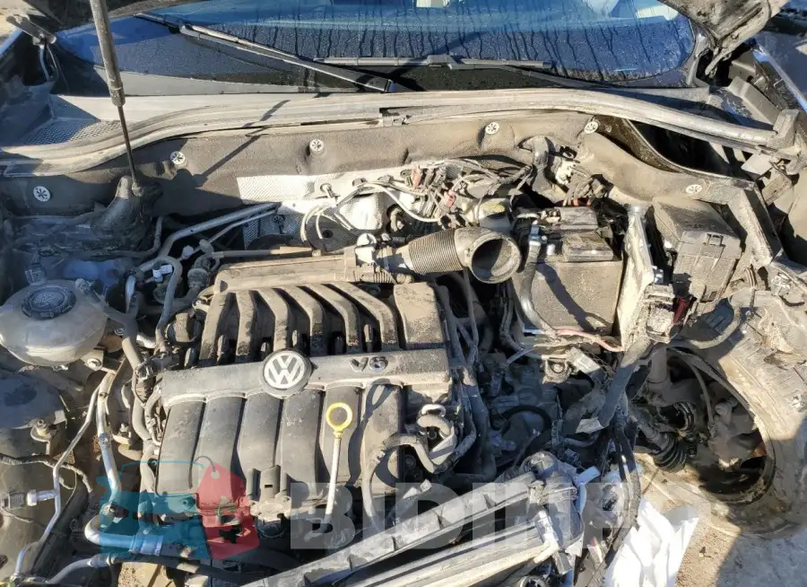 1V2MR2CA2KC560853 Photo# 11