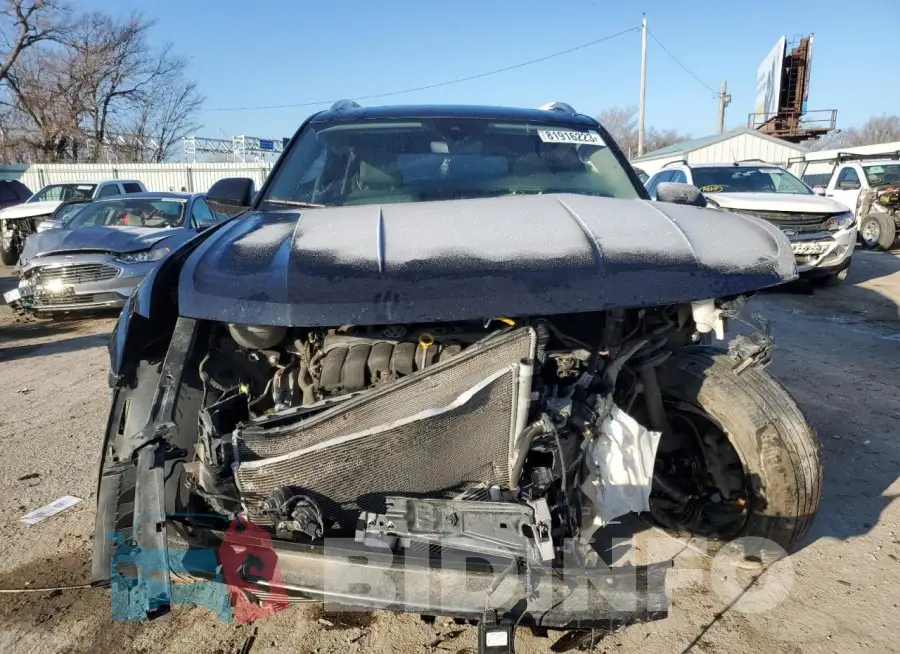 1V2MR2CA2KC560853 Photo# 5
