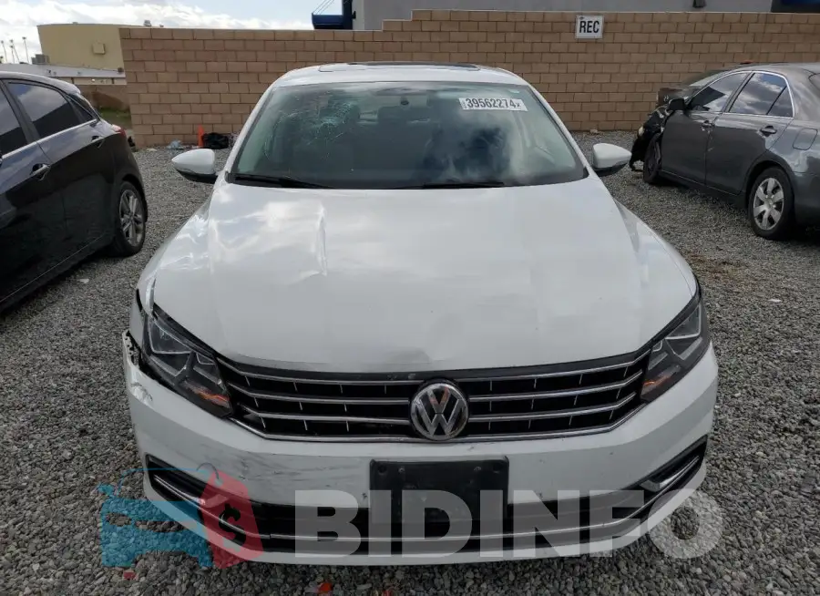 1VWLA7A31KC011969 Photo# 5