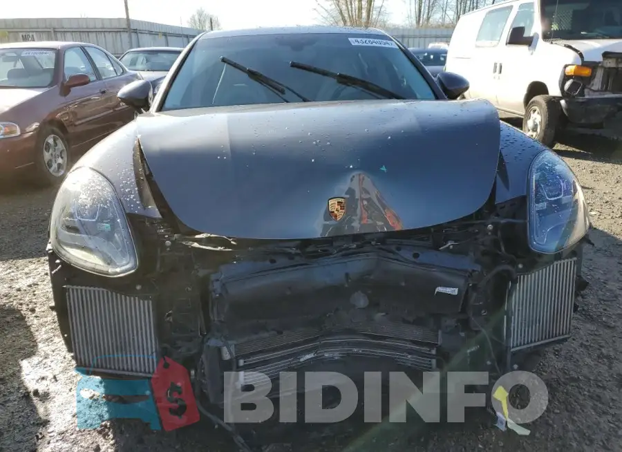 WP0AB2A71JL135171 Photo# 5