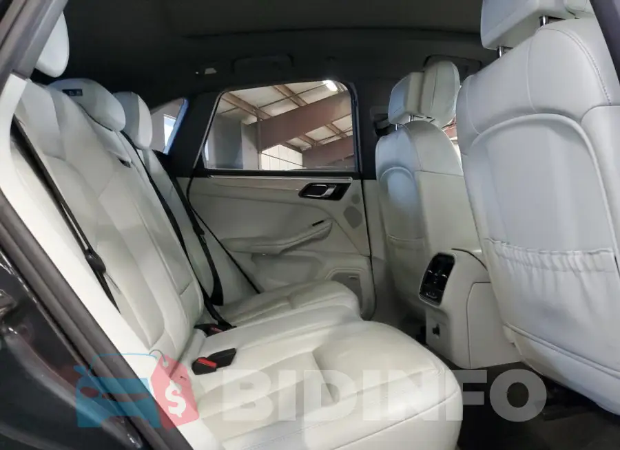 WP1AB2A52HLB12988 Photo# 11
