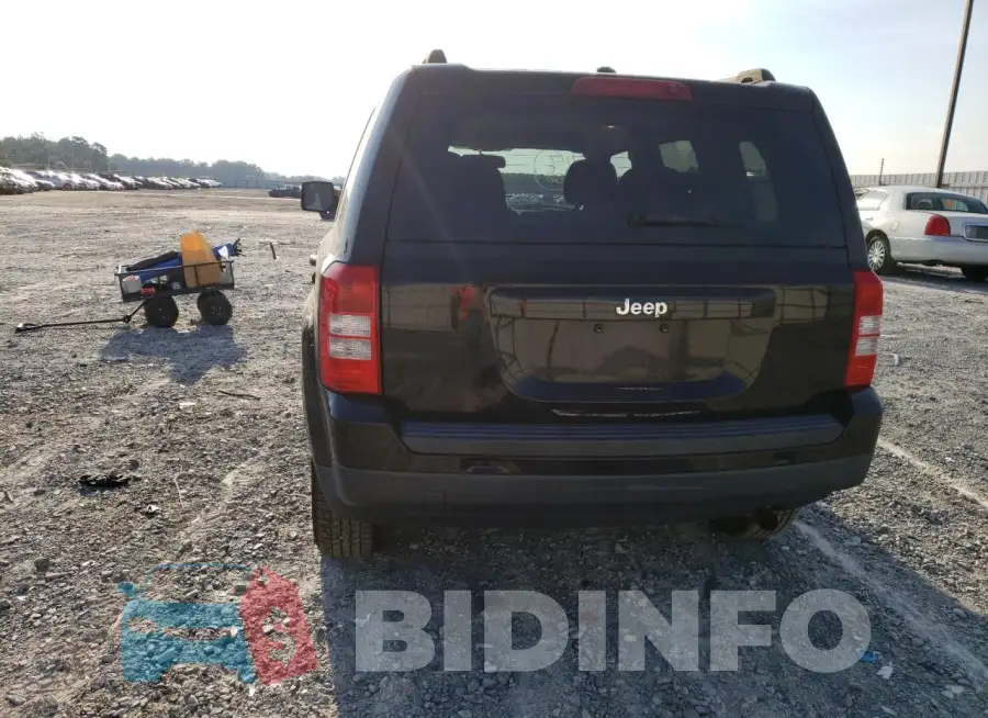 1C4NJPBB2GD774702 Photo# 6