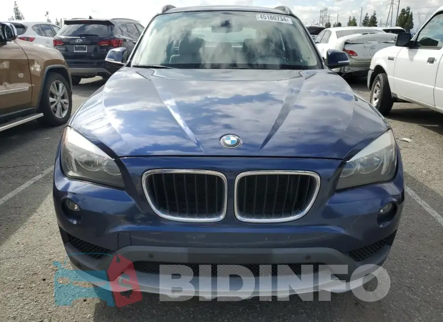 WBAVM1C54FV498705 Photo# 5