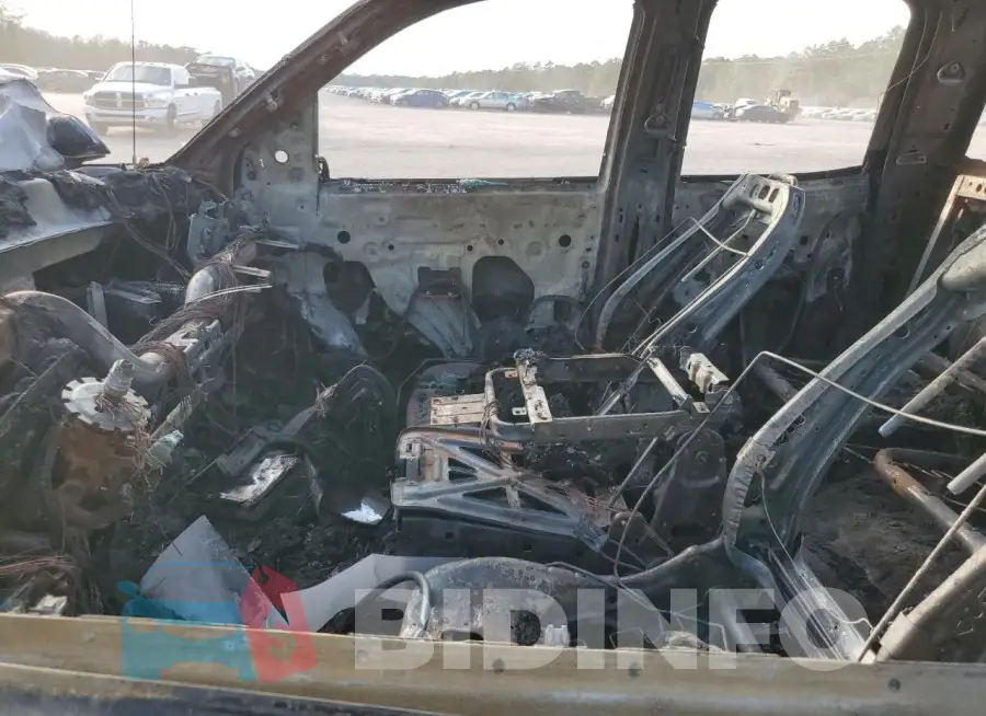 1GCRCREC9JZ160381 Photo# 7