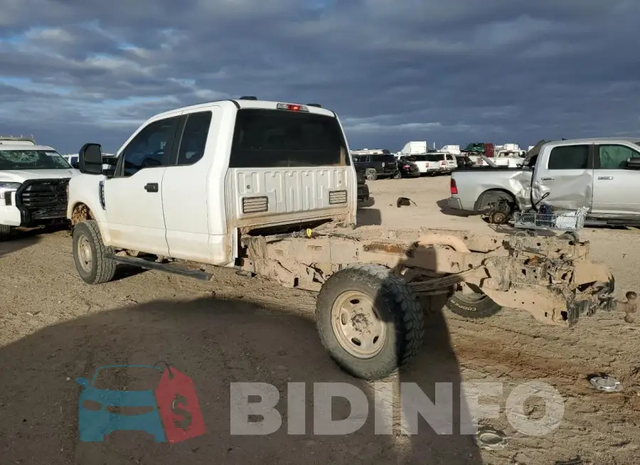 1FT7X2B68MED50833 Photo# 2