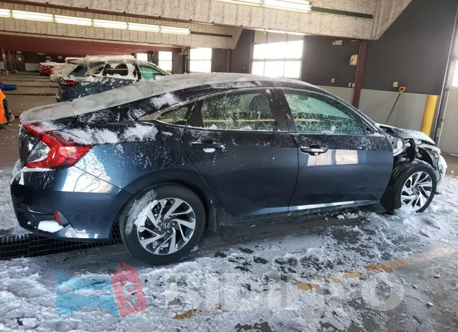 19XFC2F78HE208566 Photo# 3