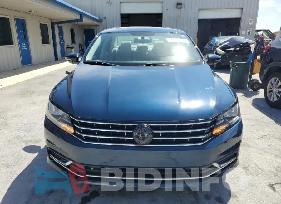 1VWLA7A34KC009889 Photo# 5