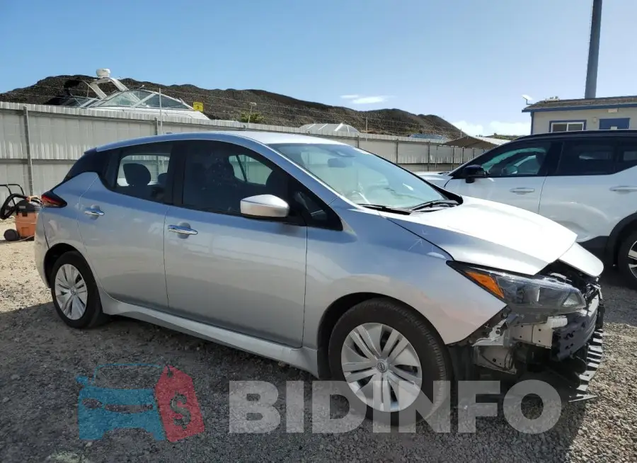 1N4AZ1BV1PC561122 Photo# 4