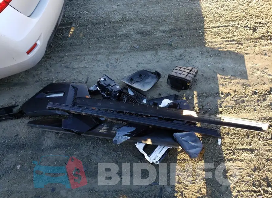 1N6ED1EK6PN612577 Photo# 12