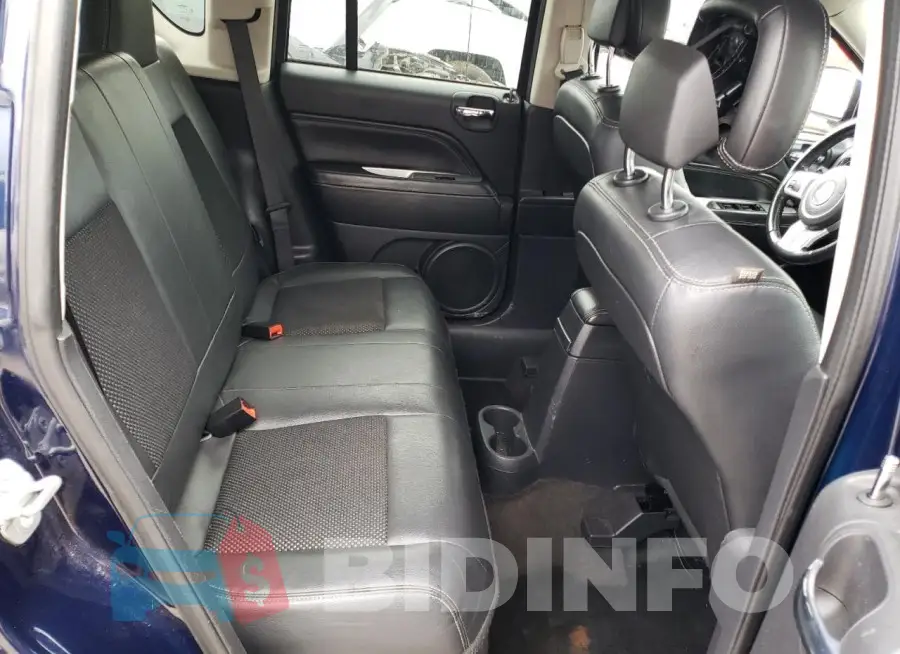 1C4NJCEAXFD392752 Photo# 10