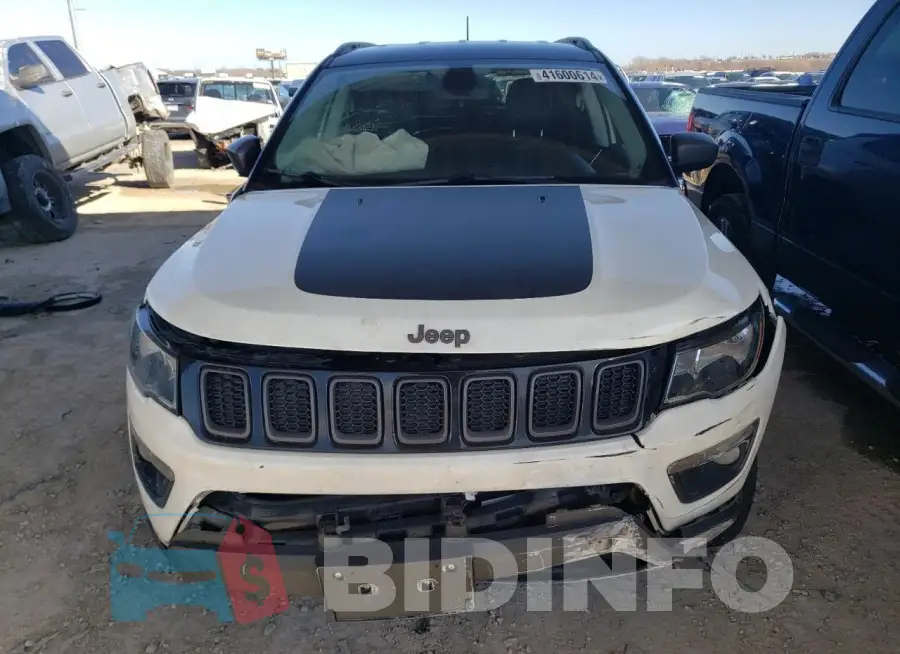 3C4NJDDB4LT126875 Photo# 5