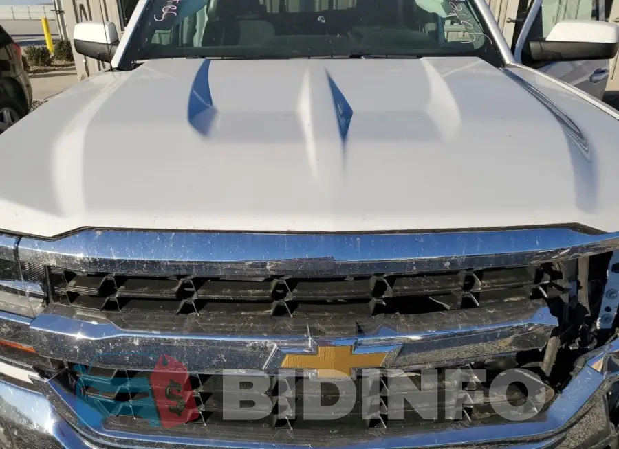 3GCUKREC5JG500218 Photo# 11