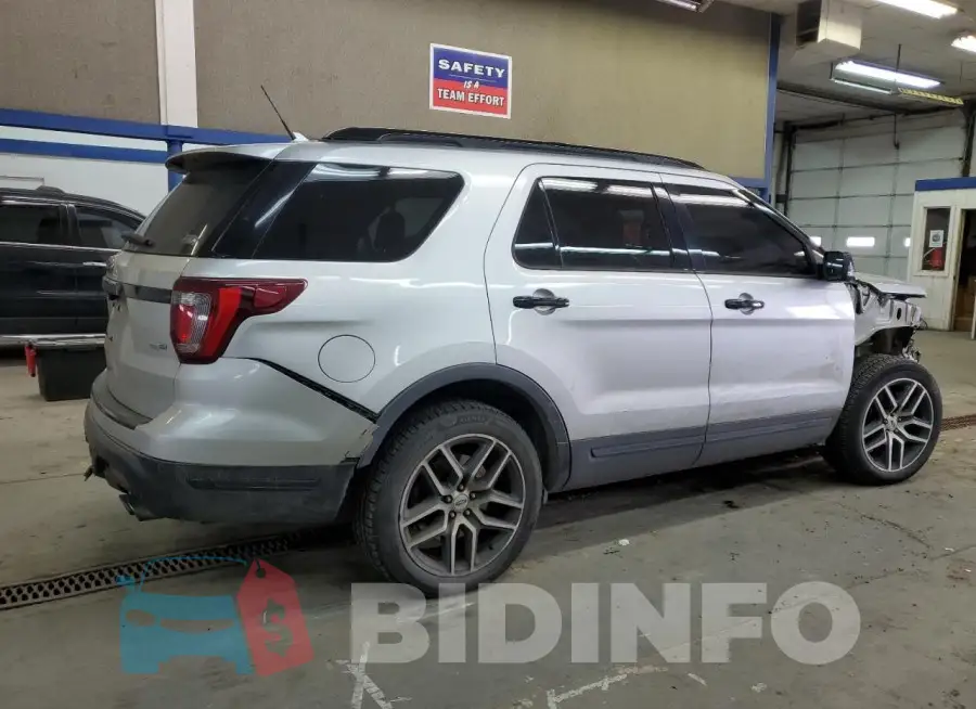 1FM5K8GT0JGB13577 Photo# 3