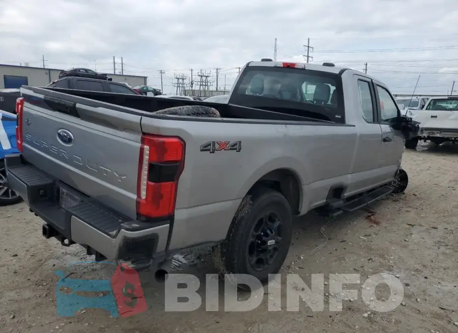 1FT8X2BN2PEC61632 Photo# 3