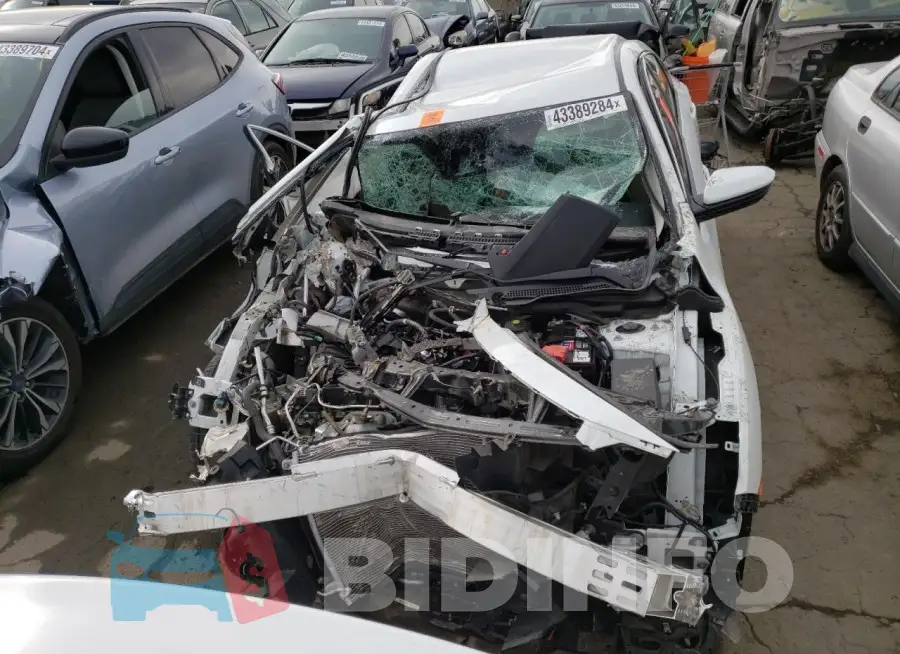 19XFC2F67LE210728 Photo# 5