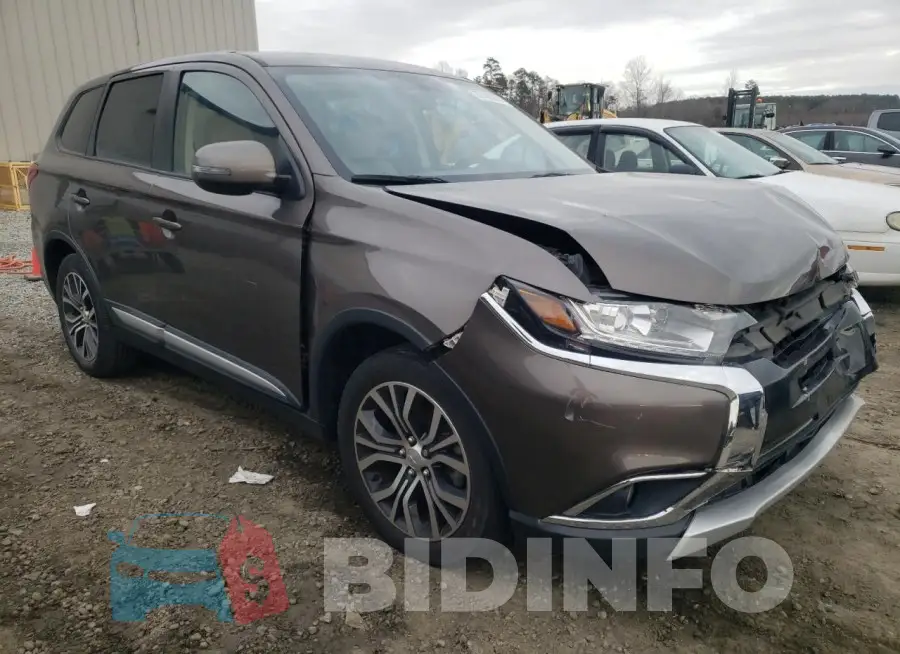 JA4AD3A32JZ068018 Photo# 4