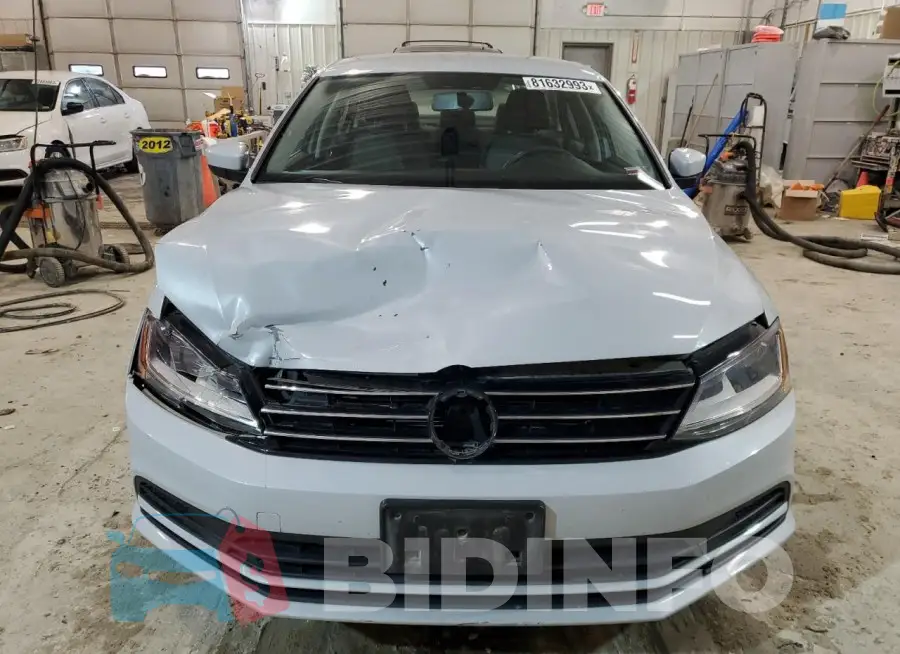 3VW2B7AJ7HM369074 Photo# 5