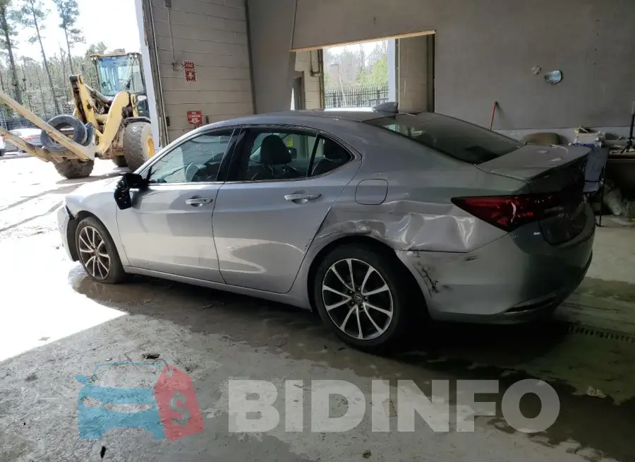 19UUB2F38FA018422 Photo# 2