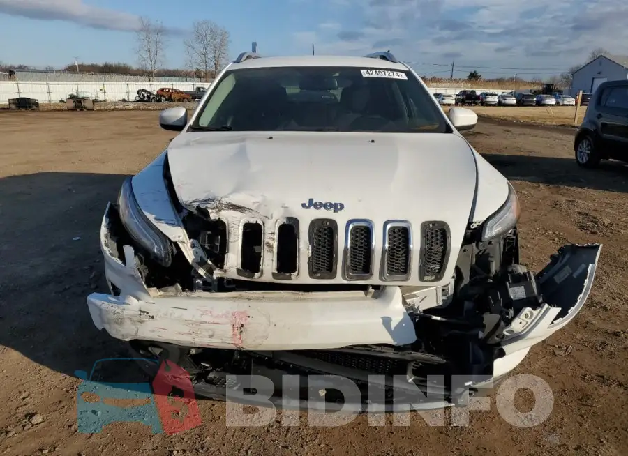 1C4PJLCB8FW643132 Photo# 5