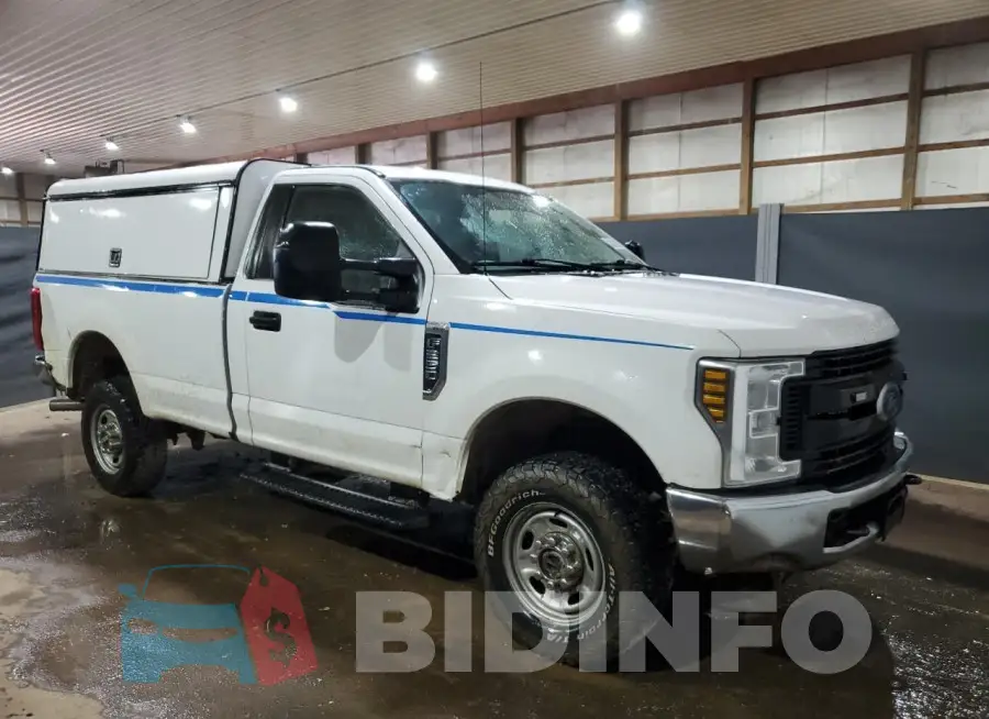 1FTBF2B64JEC09816 Photo# 4