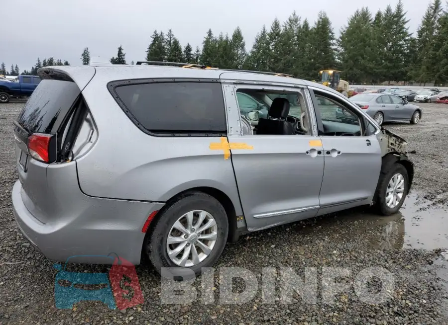 2C4RC1BG4JR149632 Photo# 3