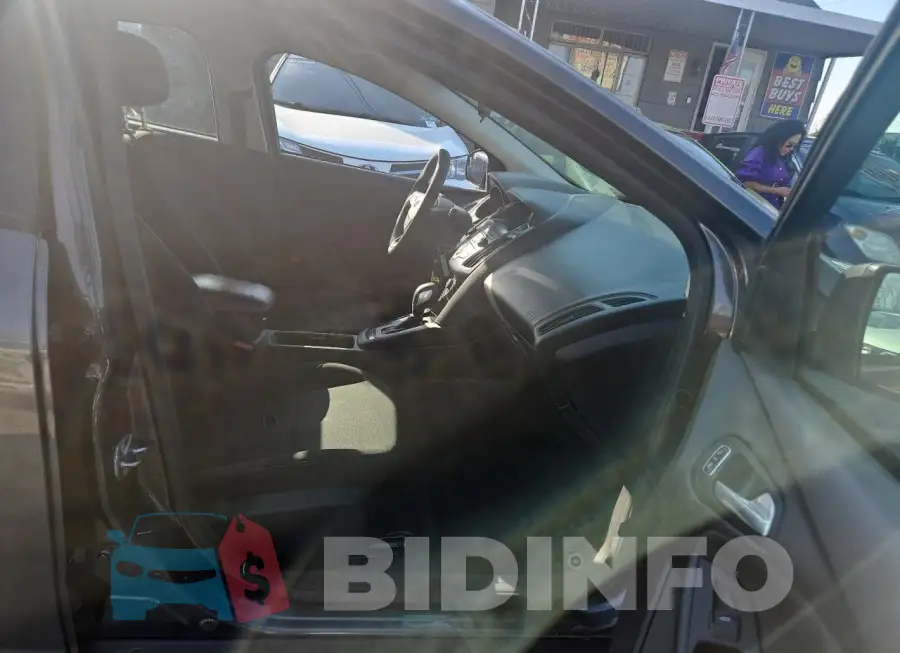 1FADP3FE9JL203041 Photo# 5