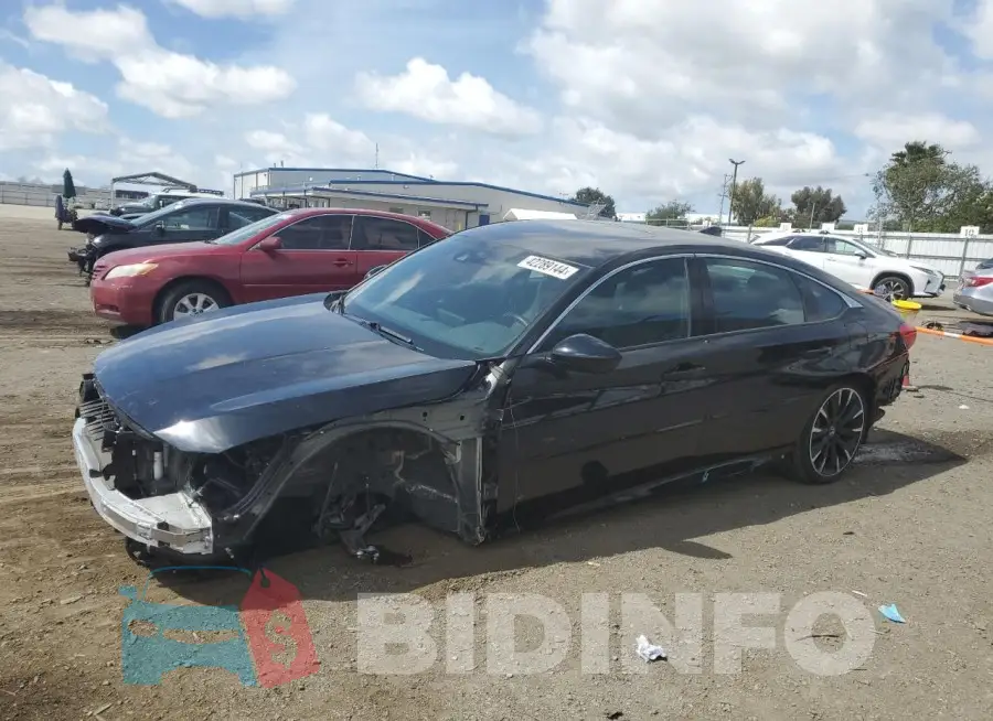 1HGCV2F3XMA028451 Photo# 1