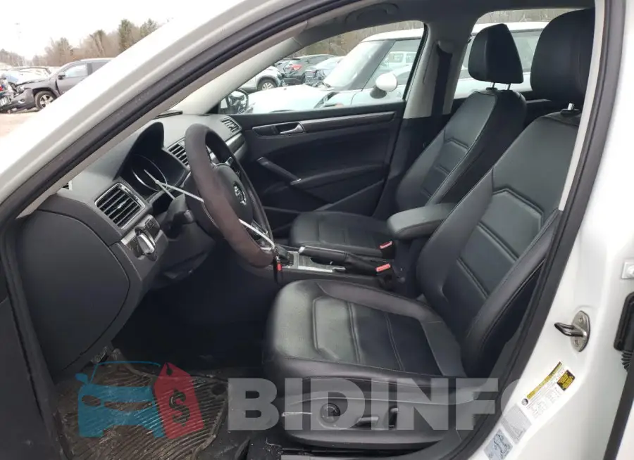 1VWGT7A31HC043597 Photo# 7