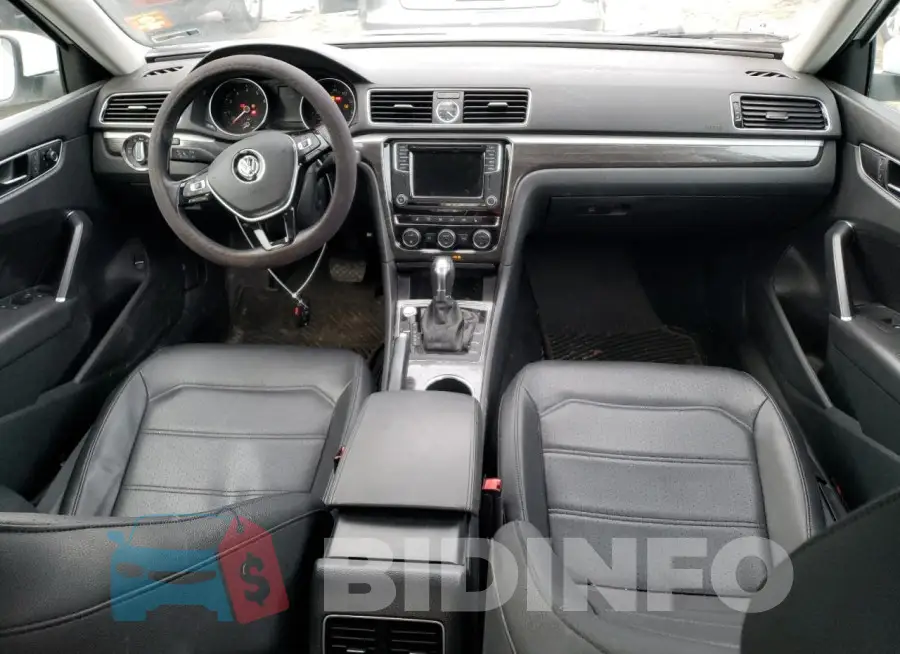 1VWGT7A31HC043597 Photo# 8