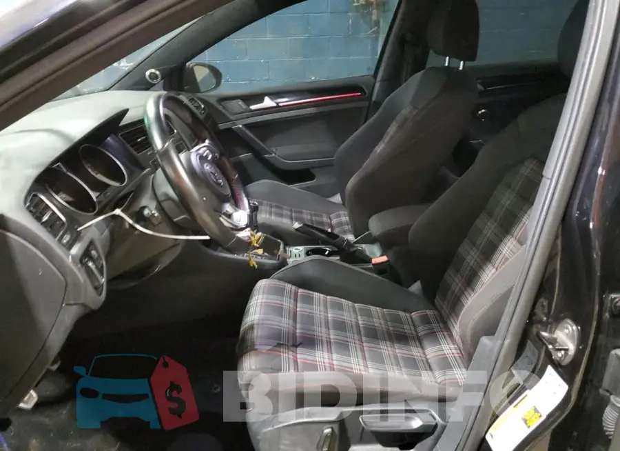 3VW5T7AU4GM012048 Photo# 7