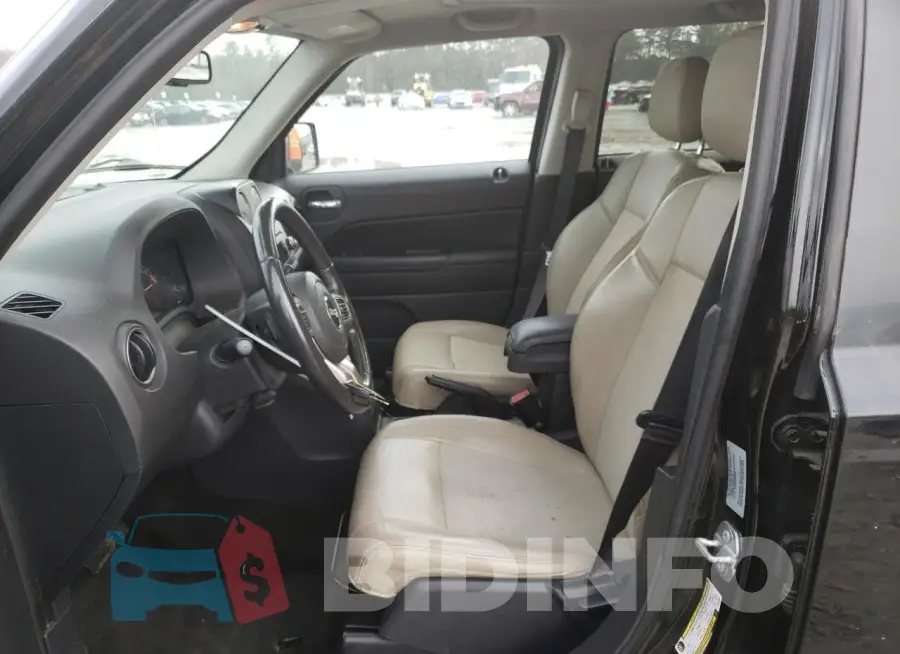 1C4NJPBB3HD102407 Photo# 7