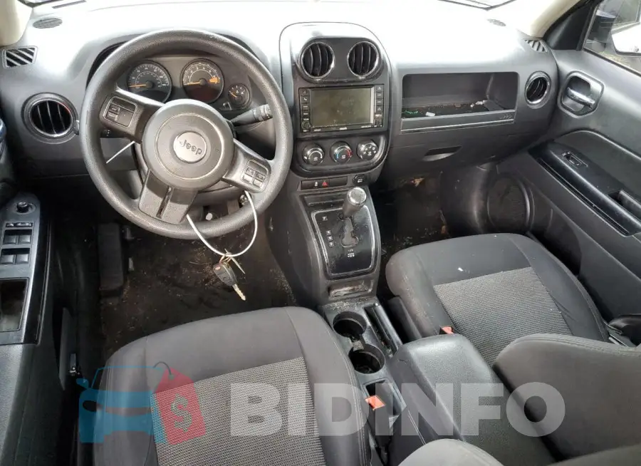 1C4NJPBBXGD532756 Photo# 8
