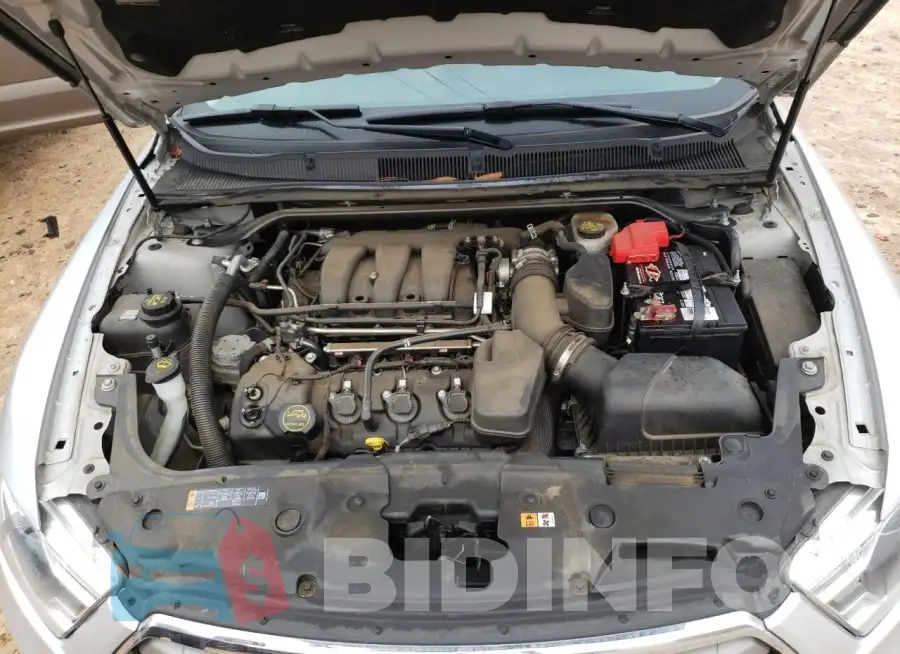 1FAHP2D80JG102875 Photo# 11
