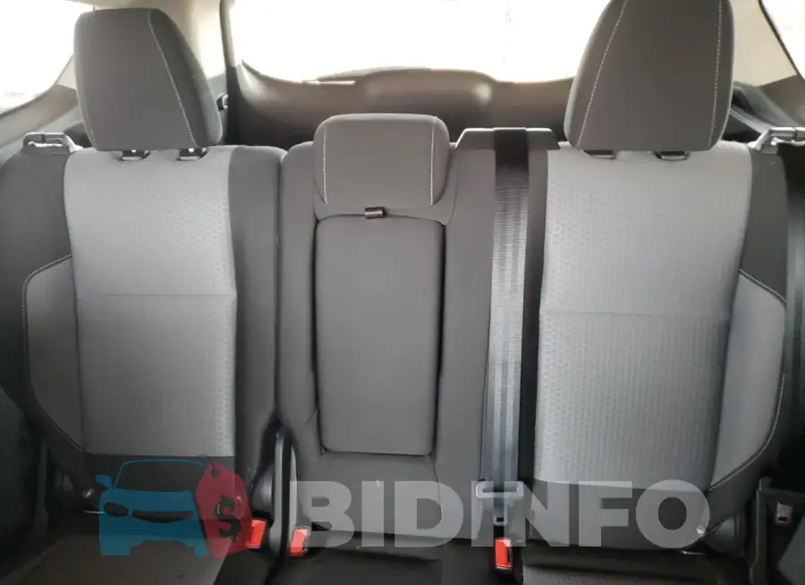 1FMCU0GD3HUD18446 Photo# 10