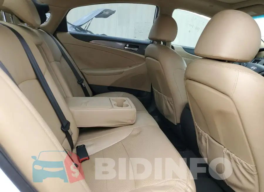 KMHEC4A44FA128603 Photo# 10