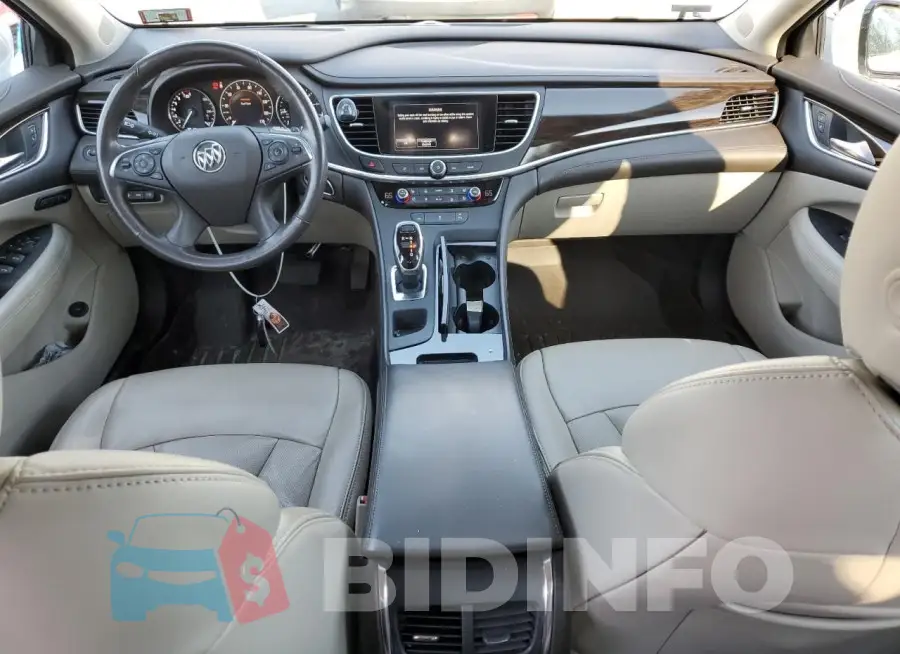 1G4ZR5SS3JU148612 Photo# 8