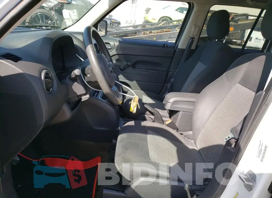 1C4NJPBA1GD676073 Photo# 7
